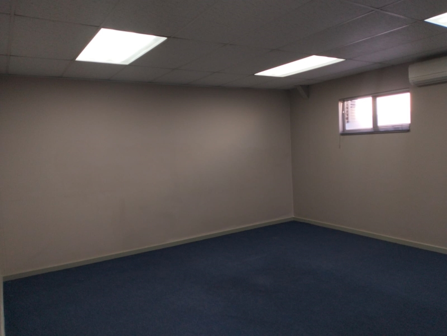 To Let Commercial Property for Rent in Rosenpark Western Cape